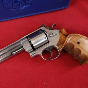 Smith & Wesson 627-1, sehr selten.